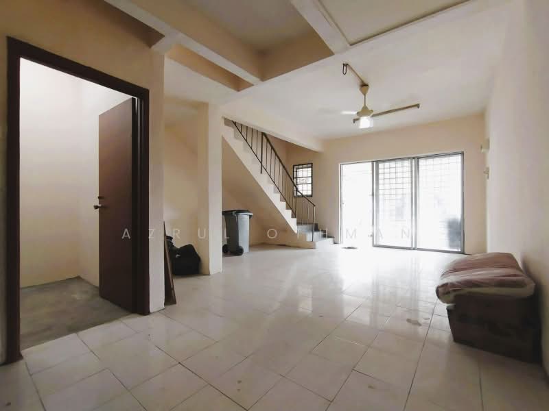 Rumah Teres 2 Tingkat untuk Dijual di Taman Jasmin (Senawang) - Azrul Othman - Living Room - PropertyGuru.com.my