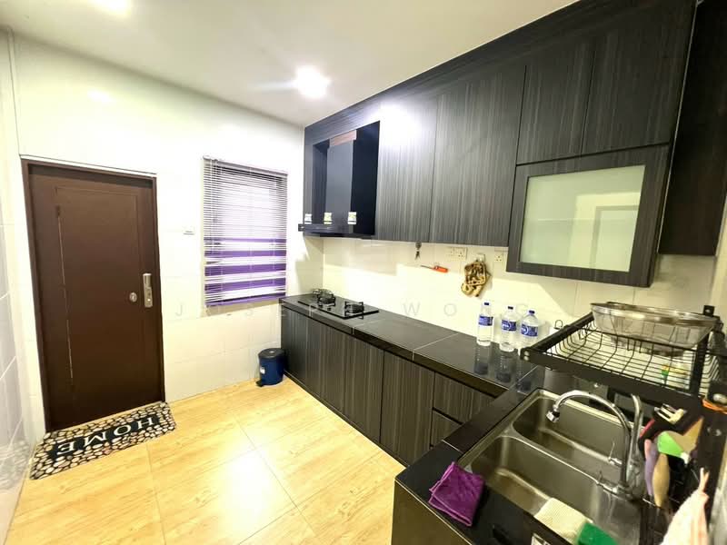 Rumah Teres 2-Tingkat untuk Disewa di Taman Mutiara Rini (Skudai) - Joseph Wong - Kitchen - PropertyGuru.com.my