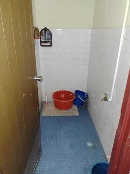 Rumah Teres 1-Tingkat untuk Dijual di Taman Sri Tebrau (Johor Bahru) - Ee Fong Toh - Bathroom - PropertyGuru.com.my