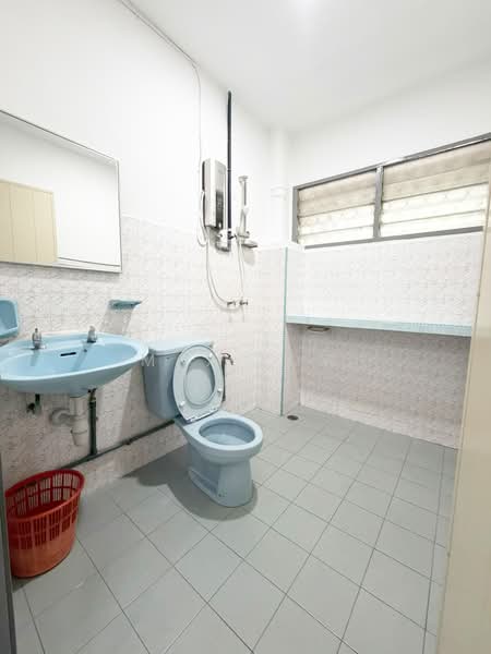 2.5-storey Terraced House for Rent in Taman Desa (Kuala Lumpur) - Max Low - Bathroom - PropertyGuru.com.my