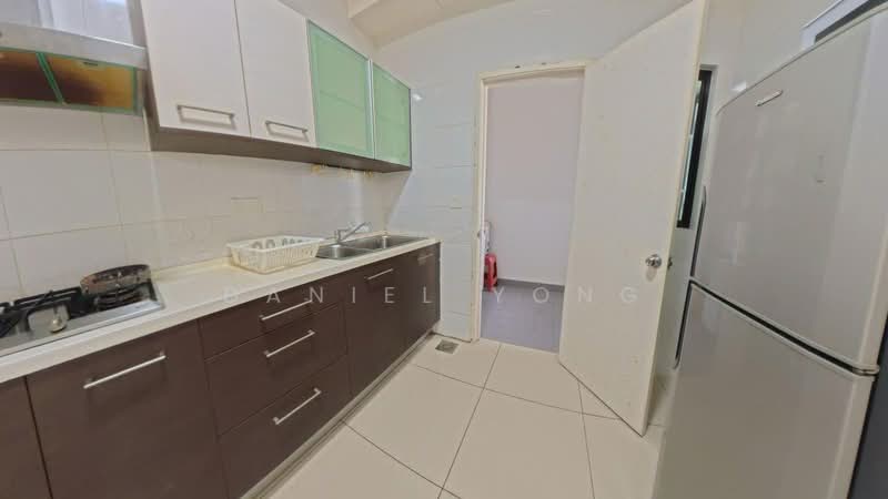 Condominium for Sale at Ujana Executive Apartment - Daniel Yong - Kitchen - PropertyGuru.com.my