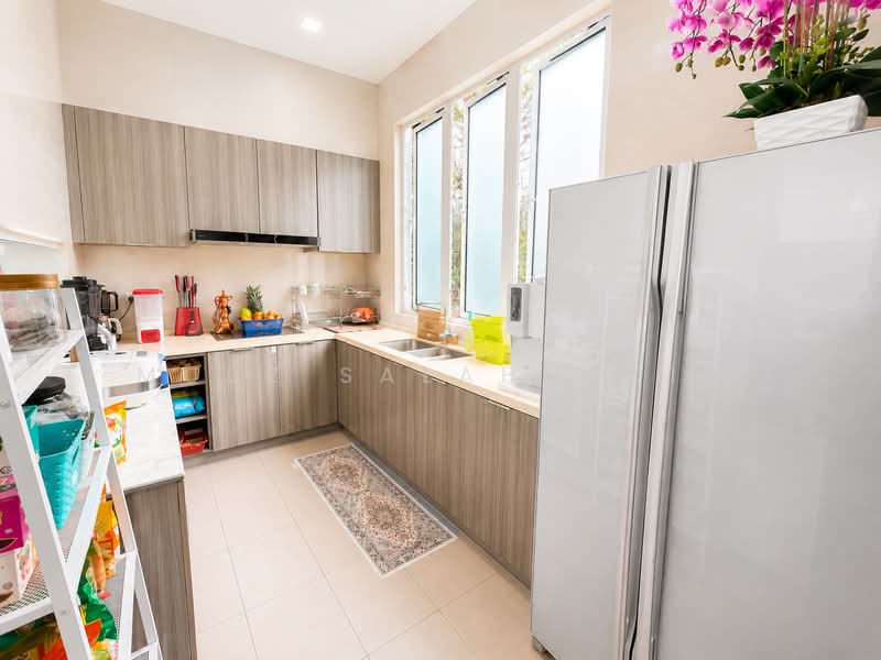 Bungalow House for Sale in Lakefront Villa (Cyberjaya) - Mudz Salahuddin - Kitchen - PropertyGuru.com.my