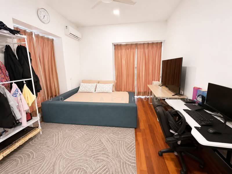 Bungalow House for Sale in Lakefront Villa (Cyberjaya) - Mudz Salahuddin - Bedroom - PropertyGuru.com.my