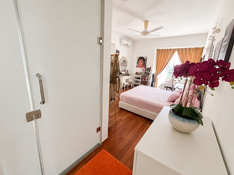 Bungalow House for Sale in Lakefront Villa (Cyberjaya) - Mudz Salahuddin - Bedroom - PropertyGuru.com.my
