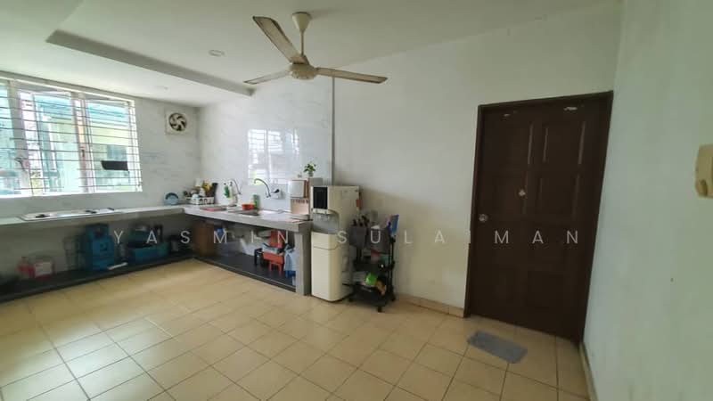 2-storey Terraced House for Sale in Sri Petaling (Kuala Lumpur) - Yasmin Sulaiman - Kitchen - PropertyGuru.com.my