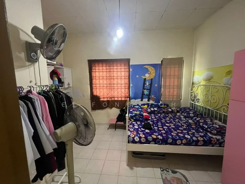 Rumah Teres 1 Tingkat untuk Dijual di Taman Seri Austin (Tebrau) - Ee Fong Toh - Bedroom - PropertyGuru.com.my