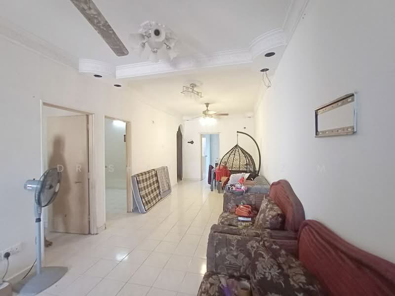 1-storey Terraced House for Sale in Bandar Putera (Klang) - Dr Shahril Nizam - Living Room - PropertyGuru.com.my