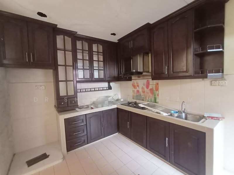 1-storey Terraced House for Sale in Bandar Putera (Klang) - Dr Shahril Nizam - Kitchen - PropertyGuru.com.my