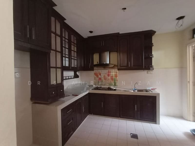 1-storey Terraced House for Sale in Bandar Putera (Klang) - Dr Shahril Nizam - Kitchen - PropertyGuru.com.my