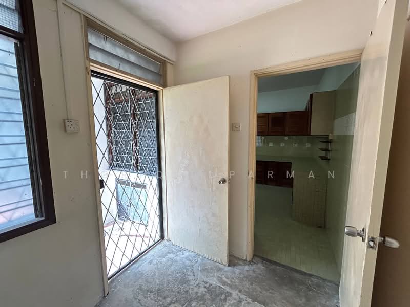2-storey Terraced House for Rent in Ampang (Selangor) - Thoriq Suparman - Kitchen - PropertyGuru.com.my