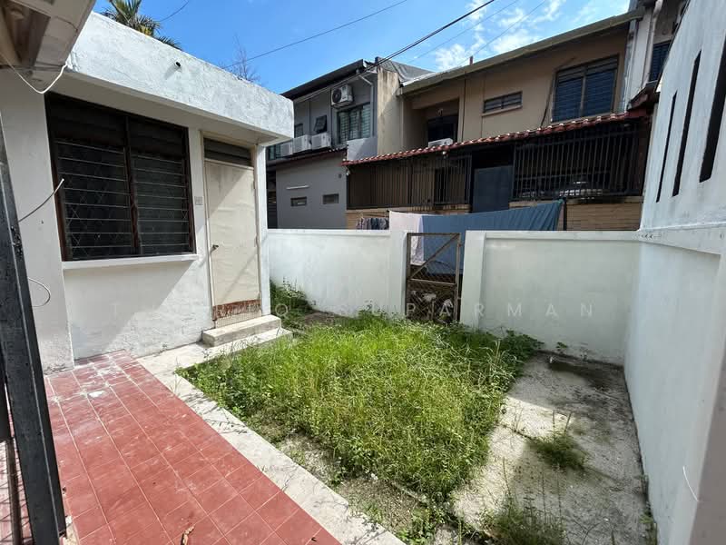 2-storey Terraced House for Rent in Ampang (Selangor) - Thoriq Suparman - Exterior - PropertyGuru.com.my