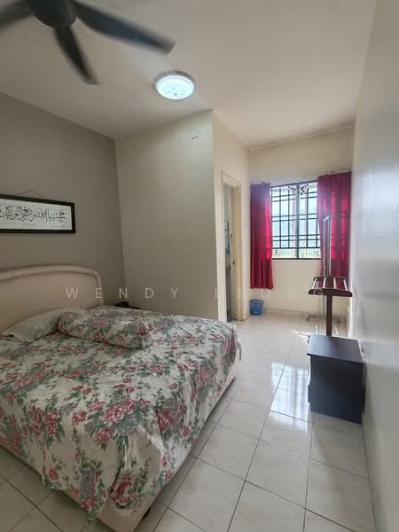 Pangsapuri untuk Dijual di Desaminium Rimba - Wendy Leong - Bedroom - PropertyGuru.com.my