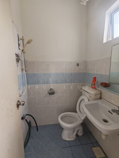 Pangsapuri untuk Dijual di Desaminium Rimba - Wendy Leong - Bathroom - PropertyGuru.com.my