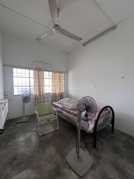 1-storey Terraced House for Sale in Taman Sri Muda (Shah Alam) - Ken Lai - Bedroom - PropertyGuru.com.my