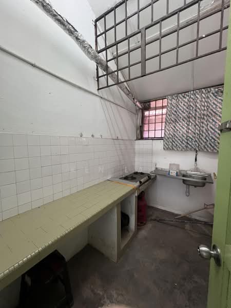 1-storey Terraced House for Sale in Taman Sri Muda (Shah Alam) - Ken Lai - Kitchen - PropertyGuru.com.my