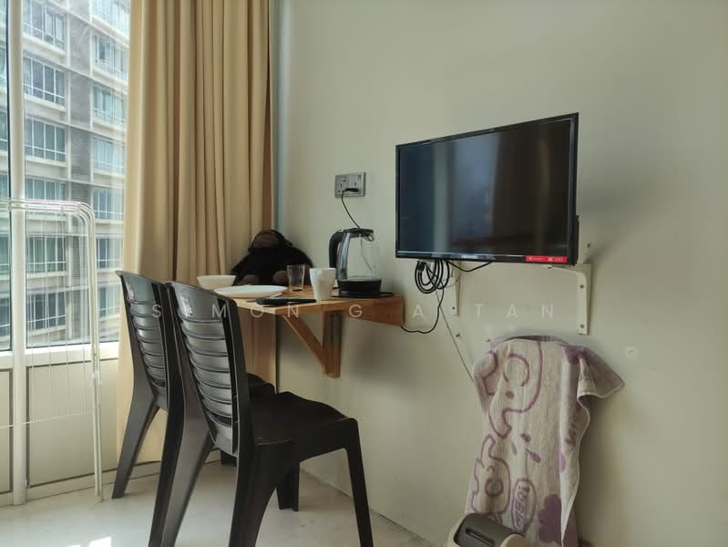 Apartment for Sale at Sky Suites @ KLCC - Simon G A Tan - room 3 own TV, kettle, plates - PropertyGuru.com.my