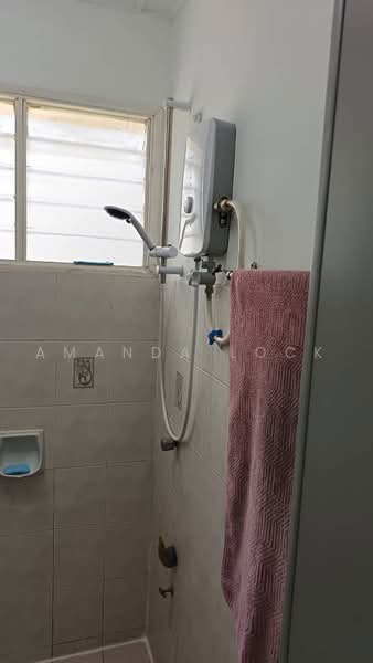 Apartment for Rent at Pangsapuri Saraka - Amanda Lock - Bathroom - PropertyGuru.com.my