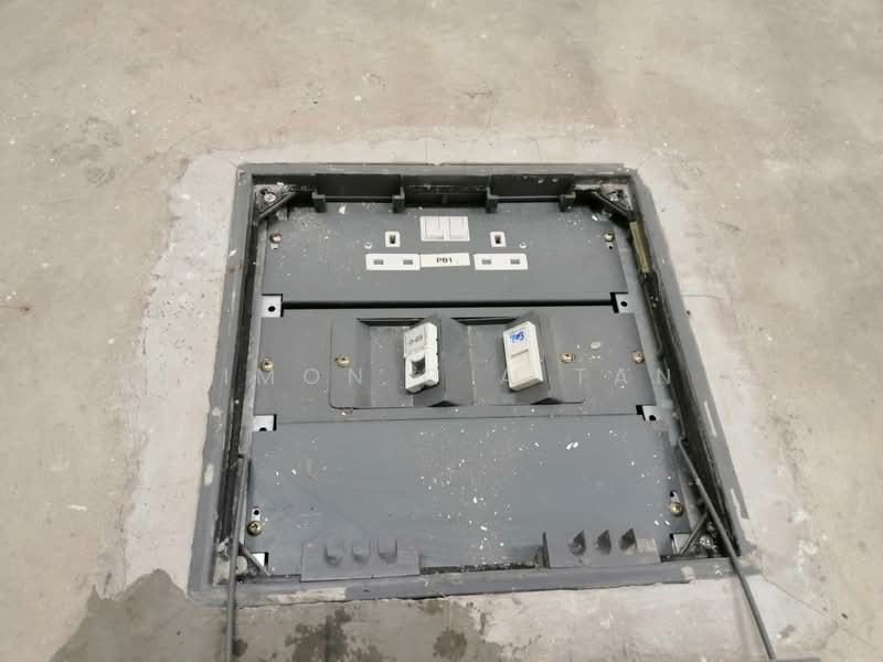 Pejabat untuk Disewa di Kl Sentral (Kuala Lumpur) - Simon G A Tan - Each underfloor junction box has 2 plug, 1 phone & 1 data point - PropertyGuru.com.my