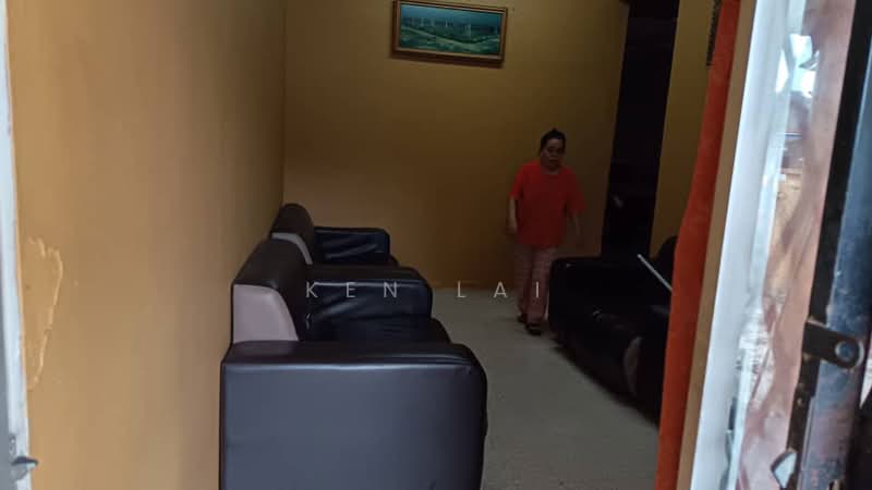 1-storey Terraced House for Sale in Taman Sri Muda (Shah Alam) - Ken Lai - Living Room - PropertyGuru.com.my