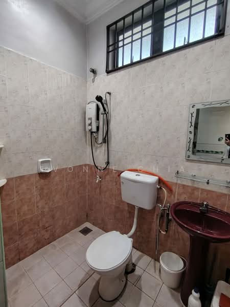 1-storey Terraced House for Rent in Bandar Putra (Kulai) - Evonne Chia - Bathroom - PropertyGuru.com.my