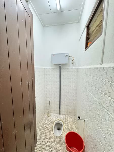 1-storey Terraced House for Sale in Taman Ungku Tun Aminah (Skudai) - Ee Fong Toh - Bathroom - PropertyGuru.com.my