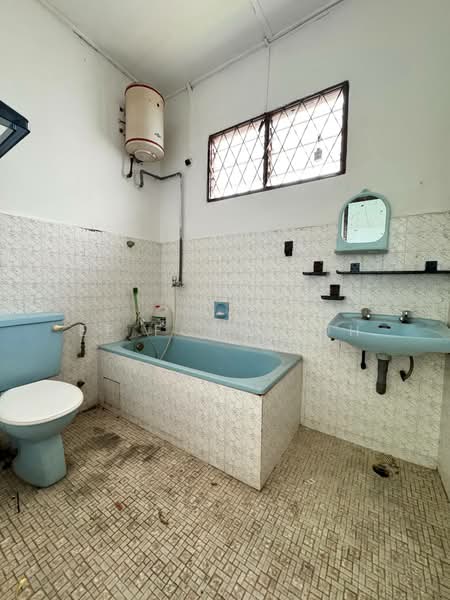 1-storey Terraced House for Sale in Taman Ungku Tun Aminah (Skudai) - Ee Fong Toh - Bathroom - PropertyGuru.com.my