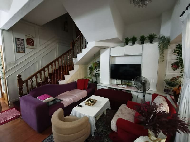 2-storey Terraced House for Sale in Taman Cempaka (Ampang) - Yasmin Sulaiman - Living Room - PropertyGuru.com.my