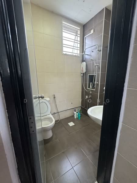 Rumah Teres 2-Tingkat untuk Dijual di Ulu Tiram (Johor) - Daniel Yong - Bathroom - PropertyGuru.com.my
