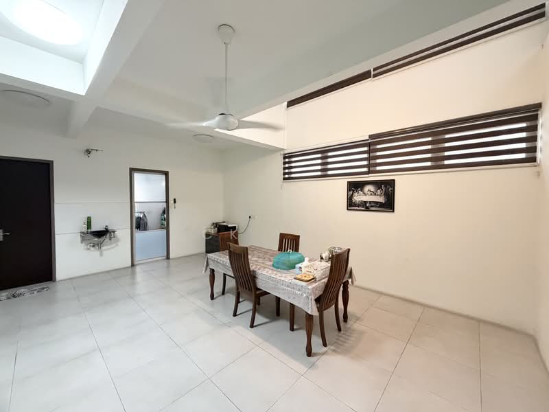 Rumah Teres 3-Tingkat untuk Dijual di Taman Juara Jaya (Cheras) - CK Yee - Dining Room - PropertyGuru.com.my