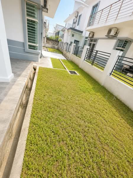 Rumah Berkembar untuk Dijual di Jenjarom (Selangor) - Dr Shahril Nizam - Exterior - PropertyGuru.com.my