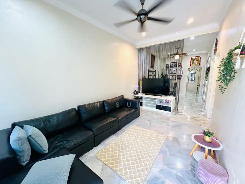 Rumah Teres 1 Tingkat untuk Dijual di Taman Sri Jelok (Kajang) - Yasmin Sulaiman - Living Room - PropertyGuru.com.my