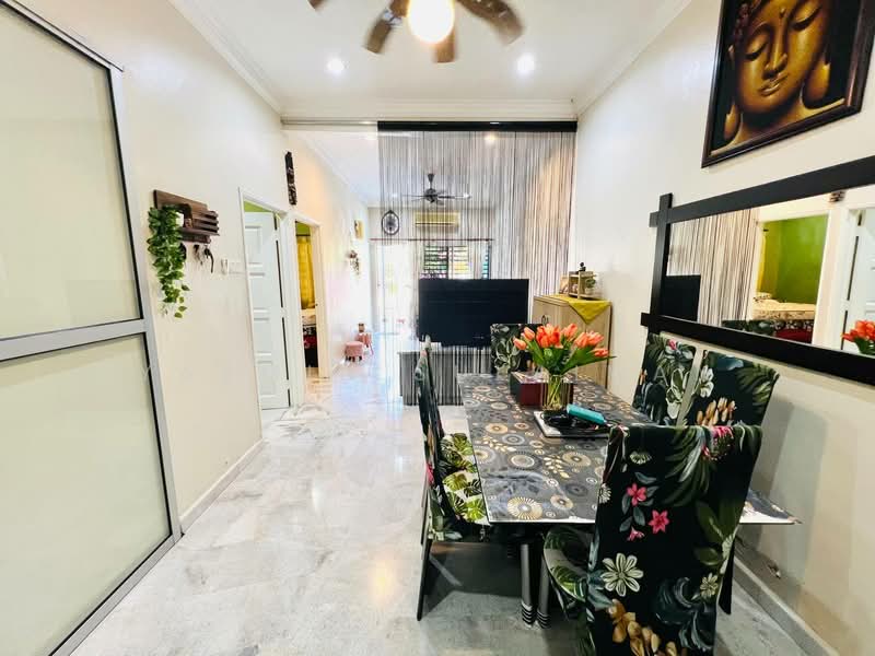 Rumah Teres 1 Tingkat untuk Dijual di Taman Sri Jelok (Kajang) - Yasmin Sulaiman - Dining Room - PropertyGuru.com.my