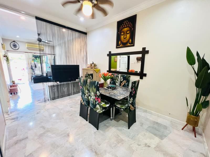 Rumah Teres 1 Tingkat untuk Dijual di Taman Sri Jelok (Kajang) - Yasmin Sulaiman - Living Room - PropertyGuru.com.my