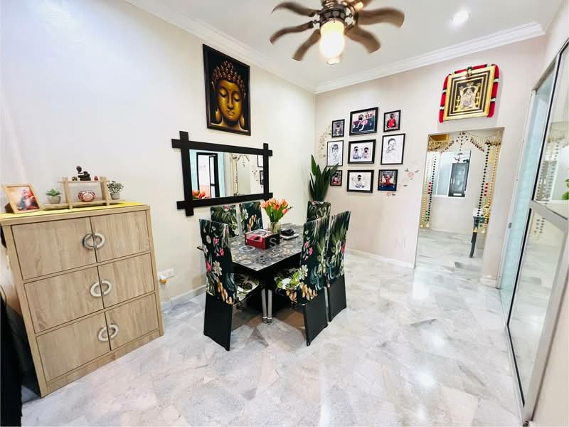 Rumah Teres 1 Tingkat untuk Dijual di Taman Sri Jelok (Kajang) - Yasmin Sulaiman - Dining Room - PropertyGuru.com.my