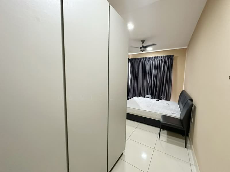 Kediaman Servis untuk Dijual di KSL Residence @ Daya - Daniel Yong - Bedroom - PropertyGuru.com.my
