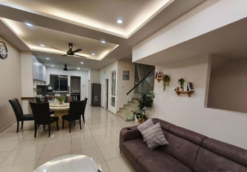 Rumah Teres 2.5-Tingkat untuk Disewa di Bemban (Melaka) - Chin Siang Fong - Living Room - PropertyGuru.com.my