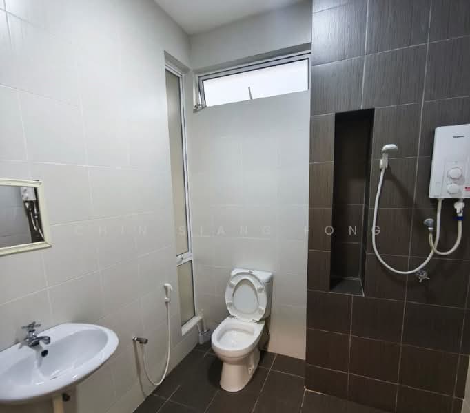 Rumah Teres 2.5-Tingkat untuk Disewa di Bemban (Melaka) - Chin Siang Fong - Bathroom - PropertyGuru.com.my
