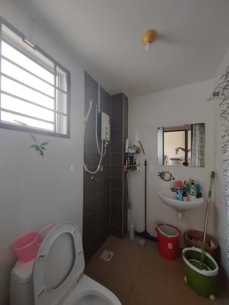 2-storey Terraced House for Sale in Seksyen U9 (Shah Alam) - Ken Lai - Bathroom - PropertyGuru.com.my