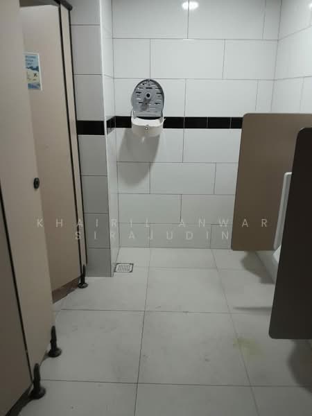 Office for Rent in Hicom - Glenmarie Industrial Park (Shah Alam) - Khairil Anwar Sirajudin - Bathroom - PropertyGuru.com.my