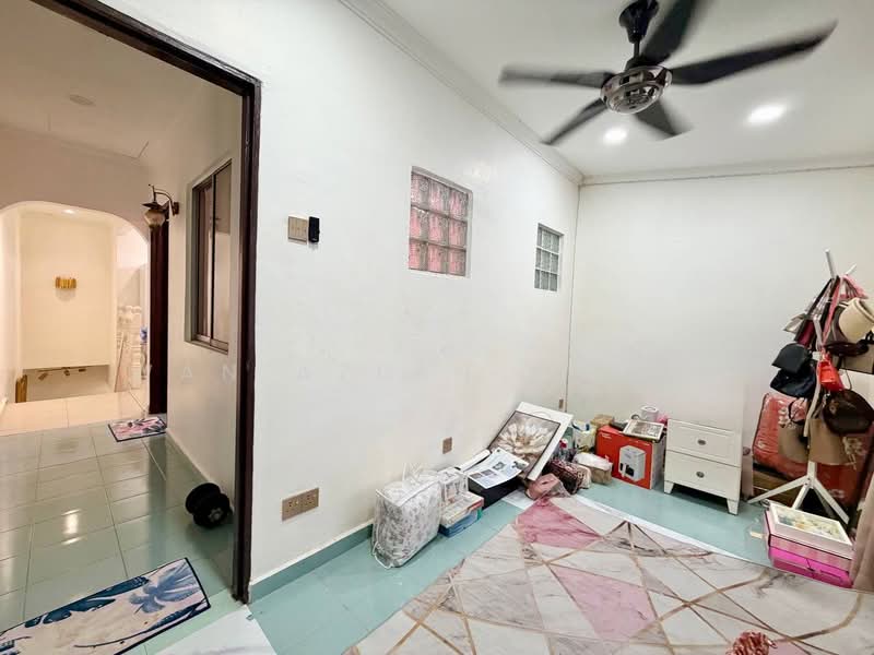 Rumah Teres 2 Tingkat untuk Dijual di Batu Caves (Selangor) - Wan Azlan Ahmad - PropertyGuru.com.my