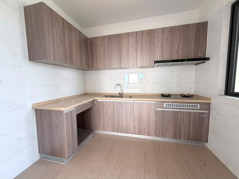 Kediaman Servis untuk Dijual di Country Garden Central Park - Daniel Yong - Kitchen - PropertyGuru.com.my