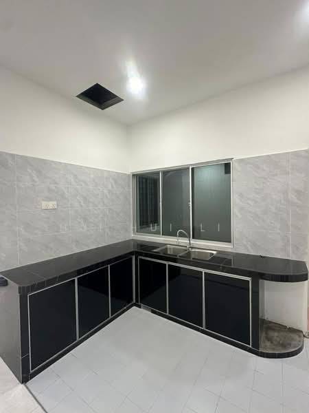 Rumah Teres 1-Tingkat untuk Dijual di Taman Universiti (Sri Gading) - Hui Hui Lim - Kitchen - PropertyGuru.com.my