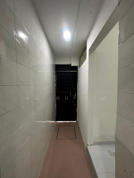 Rumah Teres 1-Tingkat untuk Dijual di Taman Universiti (Sri Gading) - Hui Hui Lim - Corridor - PropertyGuru.com.my