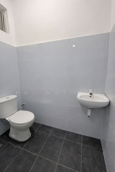 Rumah Teres 1-Tingkat untuk Dijual di Taman Universiti (Sri Gading) - Hui Hui Lim - Bathroom - PropertyGuru.com.my
