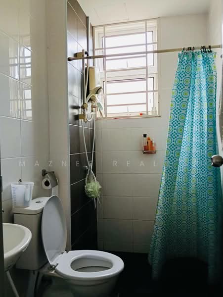 Condominium for Rent at Dwiputra Residences - Maznee Realtor - Bathroom - PropertyGuru.com.my