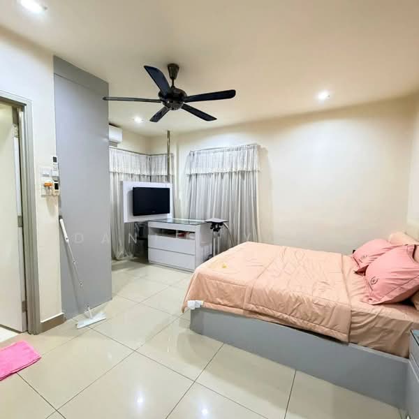 Servis Apartment untuk Dijual di SuriaMas Suites - Daniel Yong - Bedroom - PropertyGuru.com.my