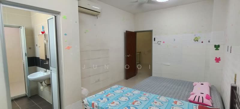 Rumah Teres 2 Tingkat untuk Dijual di Taman Iping (Batu Maung) - Jun Ooi - Bedroom - PropertyGuru.com.my