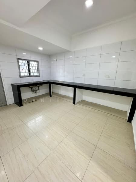 1-storey Terraced House for Sale in Taman Perling (Perling) - Daniel Yong - Kitchen - PropertyGuru.com.my
