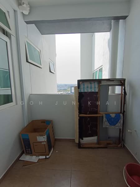 Servis Apartment untuk Disewa di Parkland Residence - Goh Jun Khai - Balcony - PropertyGuru.com.my