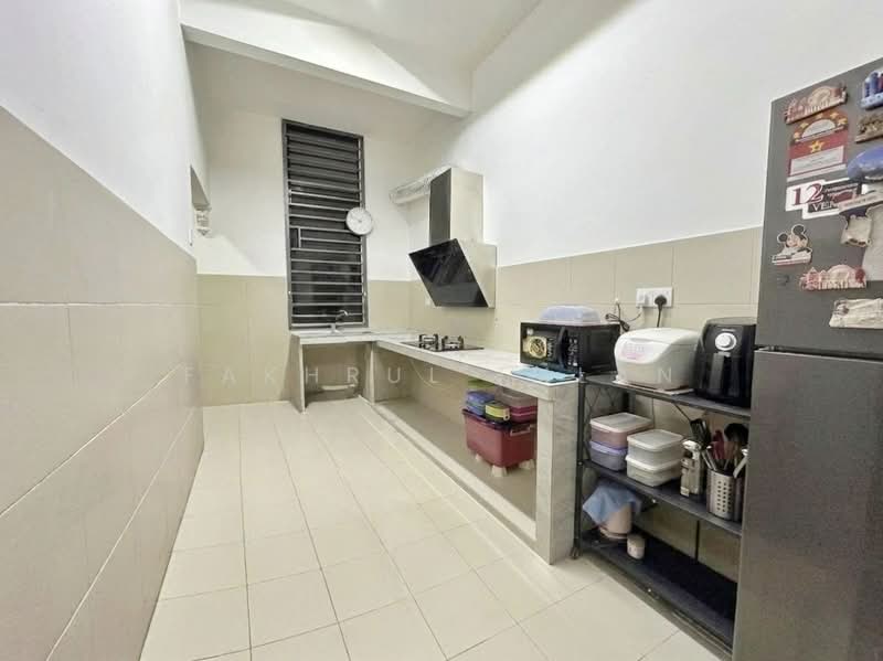 2-storey Terraced House for Sale in Bandar Seri Alam (Masai) - Fakhrul Imlan - Kitchen - PropertyGuru.com.my